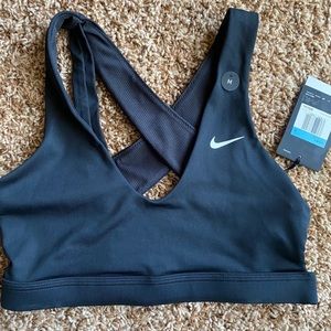 NWT Nike strappy sports bra
